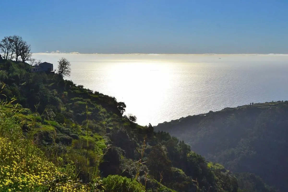 Villa Luz - Family House Vacations- Large Private Outdoor Area Santa Cruz  Santa Cruz (Madeira)